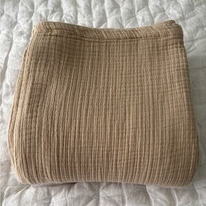 Quince Organic Airy Cotton Gauze Blanket in Beige